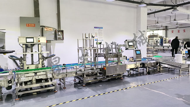 全自动化工桶称重灌装机生产线